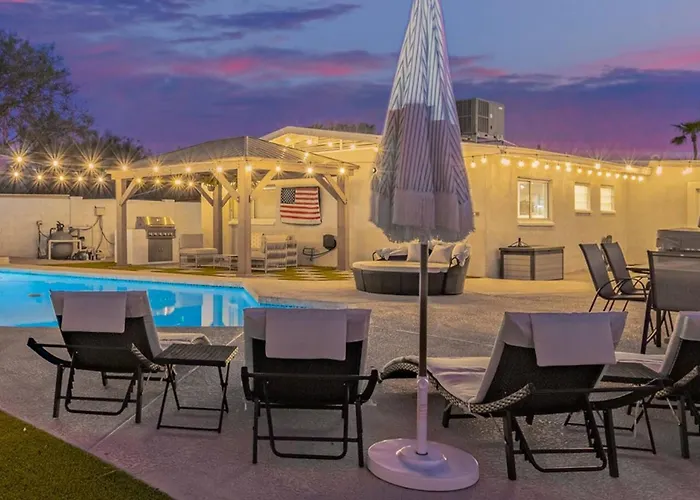 *4 Min 2 Nightlife*huge Pool*spa*golf*bbq